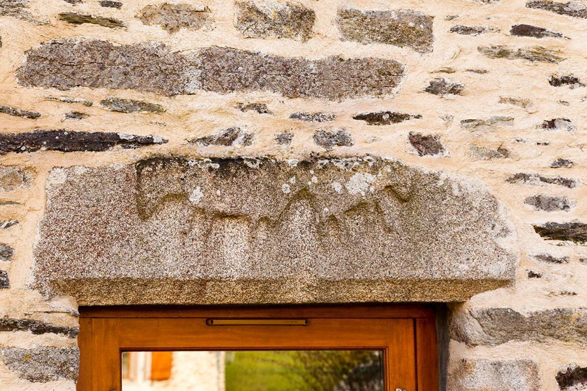 Stone Cottage With Modern Cosy Interior Near To Josselin Perfect Retreat For Writers Or Star Gazers Guegon Экстерьер фото